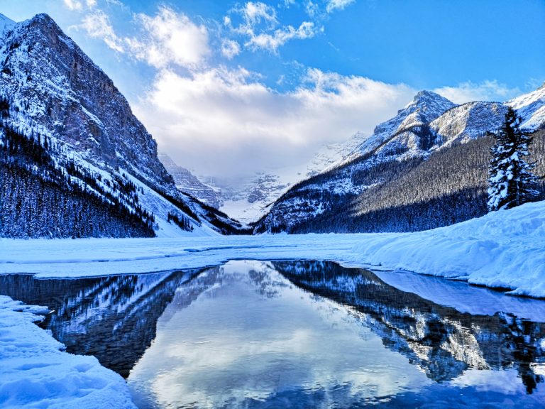 Read more about the article Why you should visit Lake Louise in winter