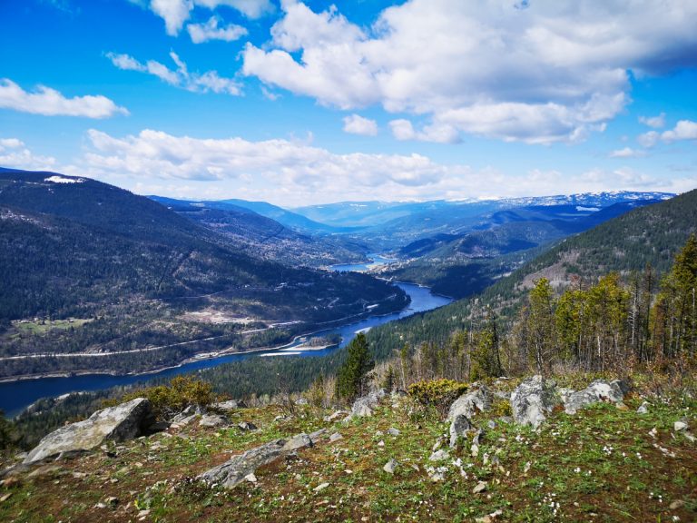 Read more about the article 3 fairly easy hikes in Nelson BC with beautiful views