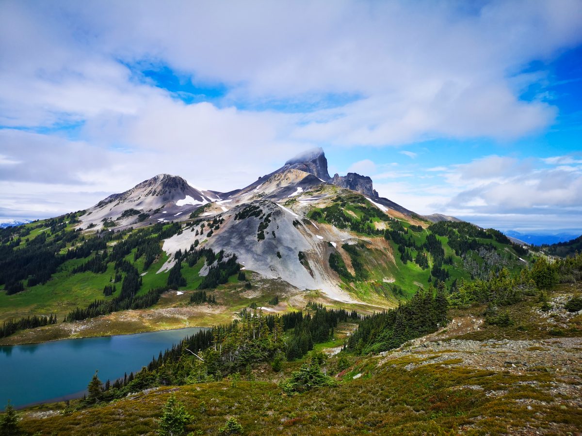 You are currently viewing 3 challenging hikes in Squamish and Garibaldi Provincial Park